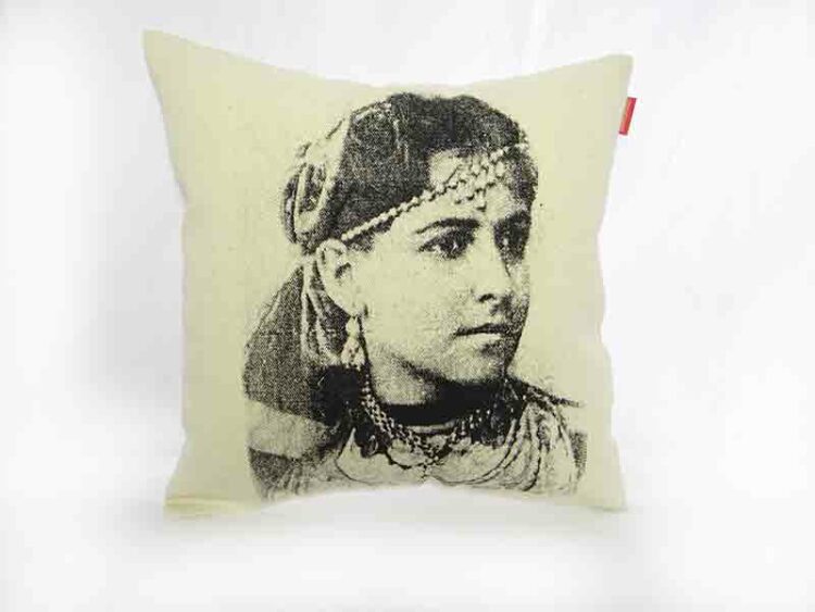 housse coussin femme visage creation sissimorocco