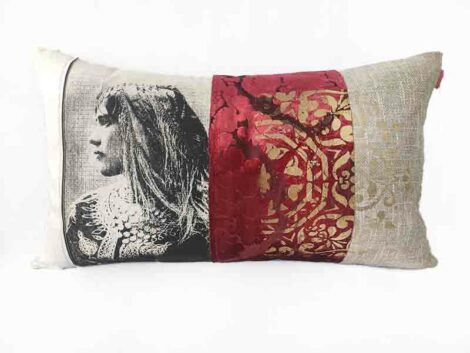 housse coussin portrait femme velours royal dorer