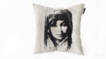 housse de coussin amaia visage sombre scaled