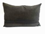 housse de coussin portrait de femme sur velours ornement dore dossier